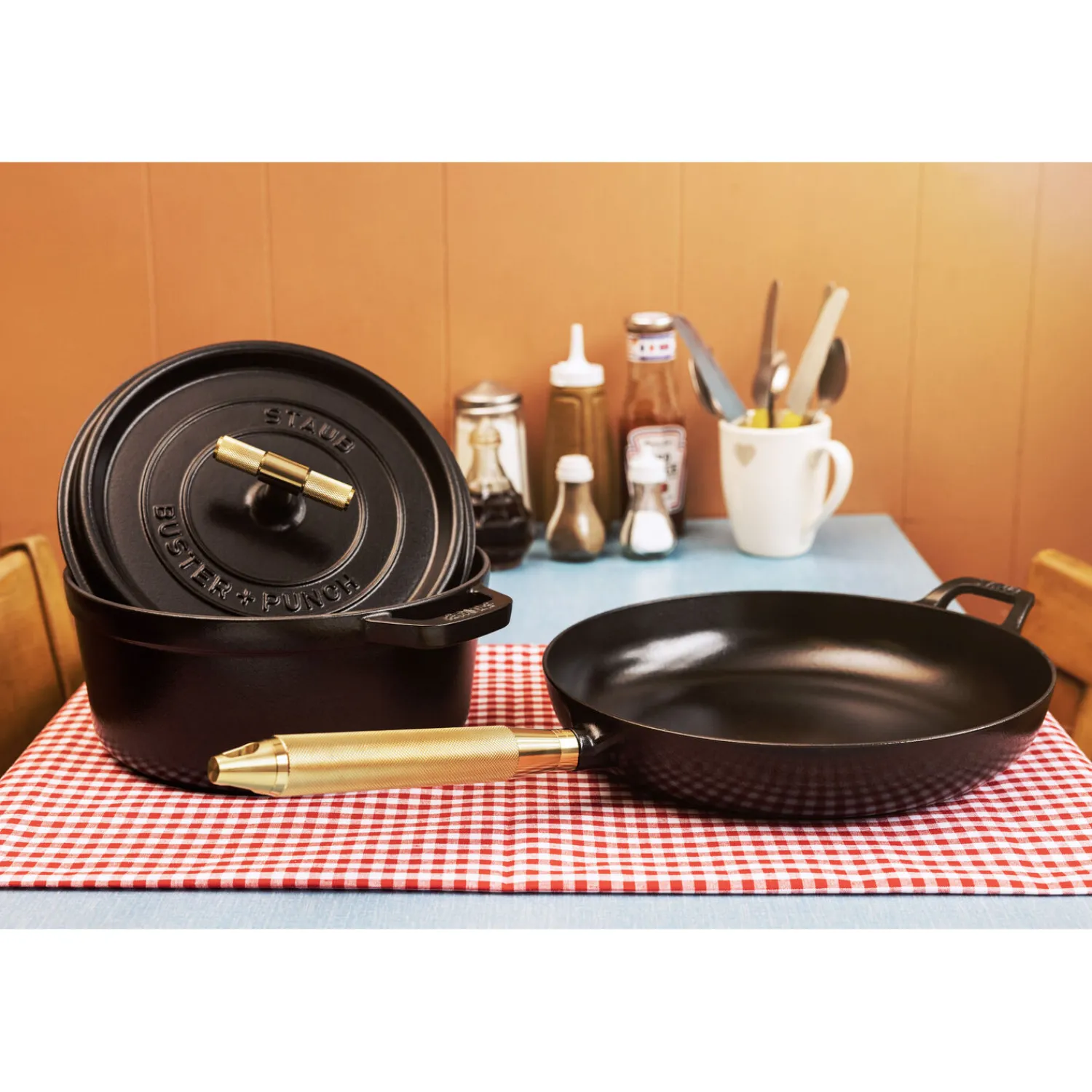 Staub Bratpfanne Buster+Punch 28 cm, rund, Schwarz, Gusseisen