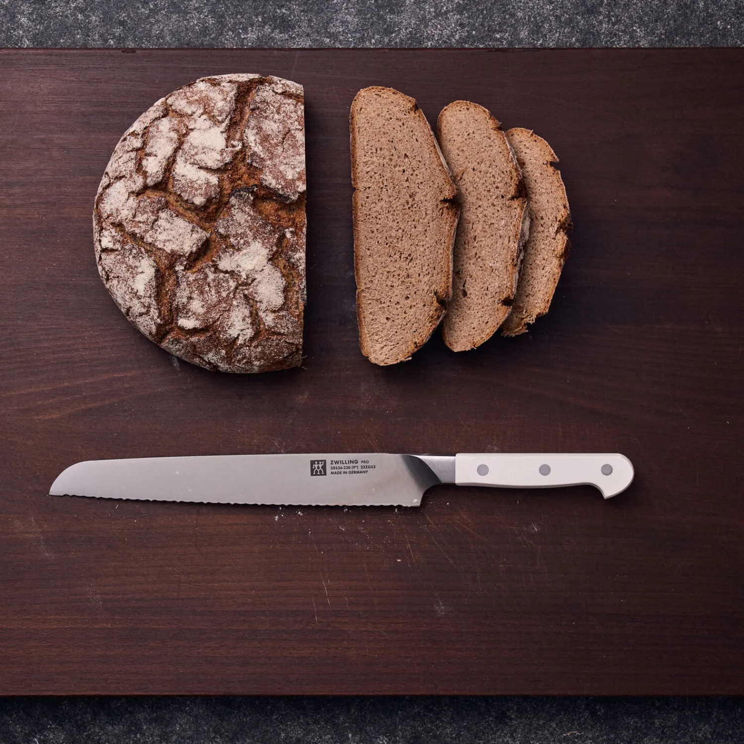 ZWILLING Brotmesser 23 cm, Wellenschliff