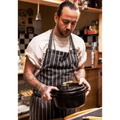 Staub Cocotte Buster+Punch 24 cm, rund, Schwarz, Gusseisen