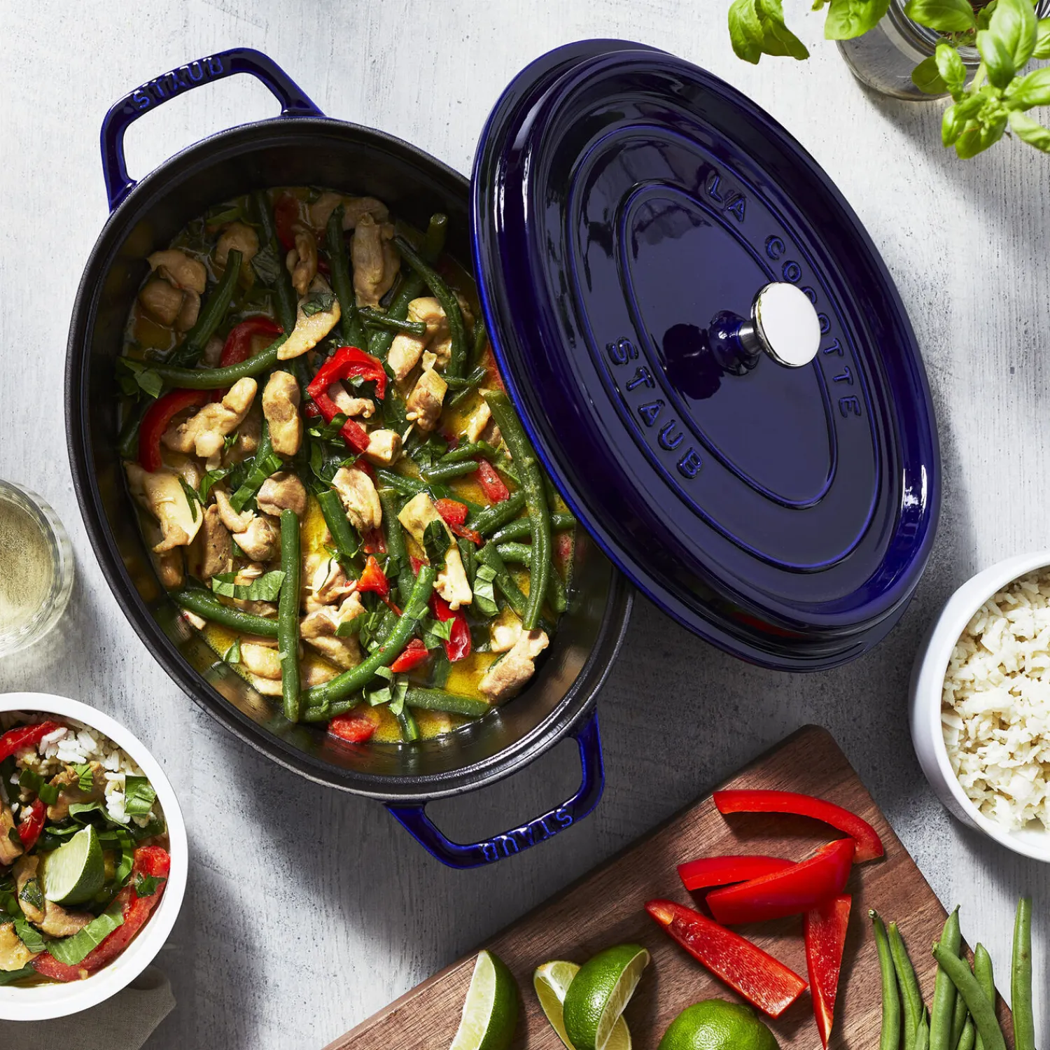 Staub Cocotte 31 cm, oval, , Gusseisen