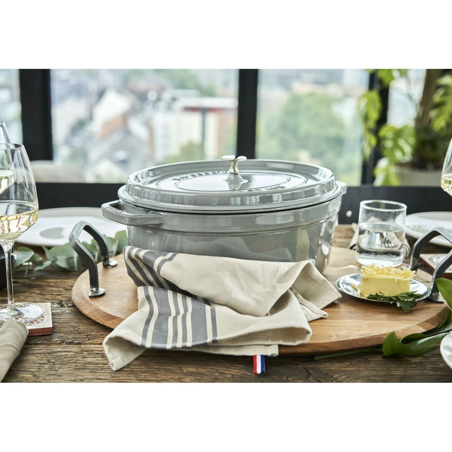 Staub Cocotte 37 cm, oval, , Gusseisen