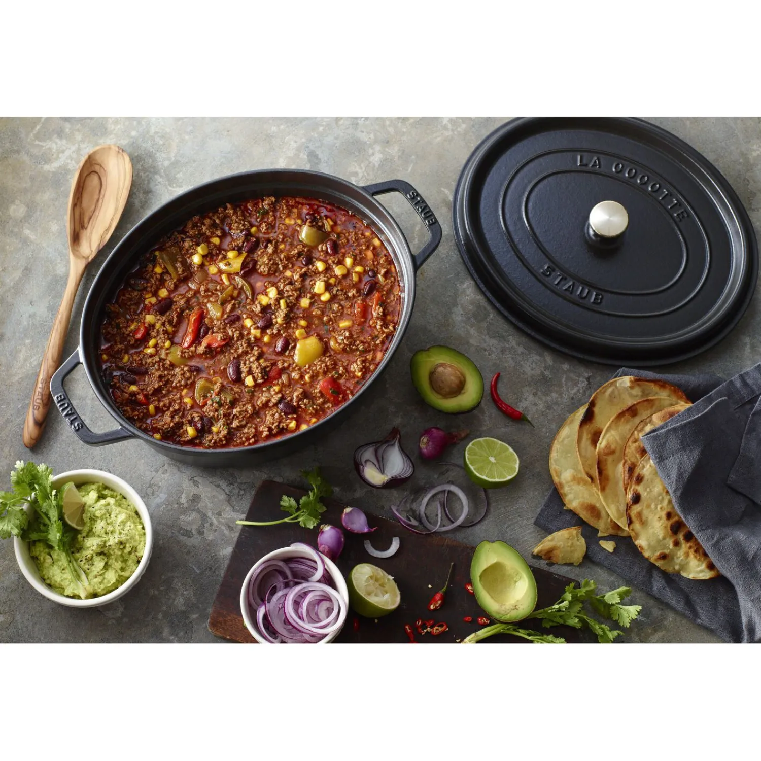 Staub Cocotte 31 cm, oval, , Gusseisen