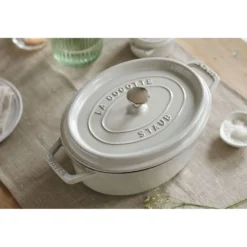 Staub Cocotte 27 cm, oval, , Gusseisen