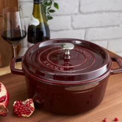 Staub Cocotte 24 cm, rund, , Gusseisen