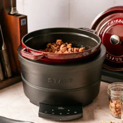 Staub Cocotte 24 cm, rund, , Gusseisen