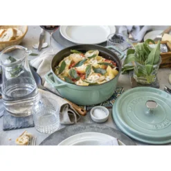 Staub Cocotte 24 cm, rund, , Gusseisen