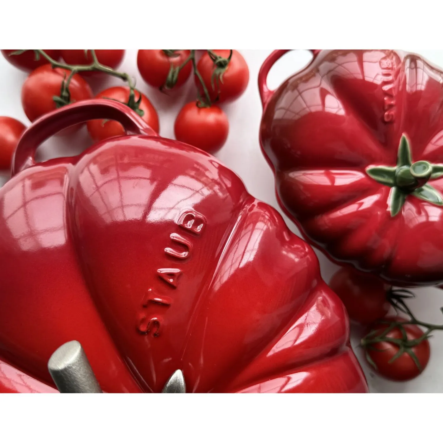 Staub Cocotte 25 cm, Tomate, Kirsch-Rot, Gusseisen