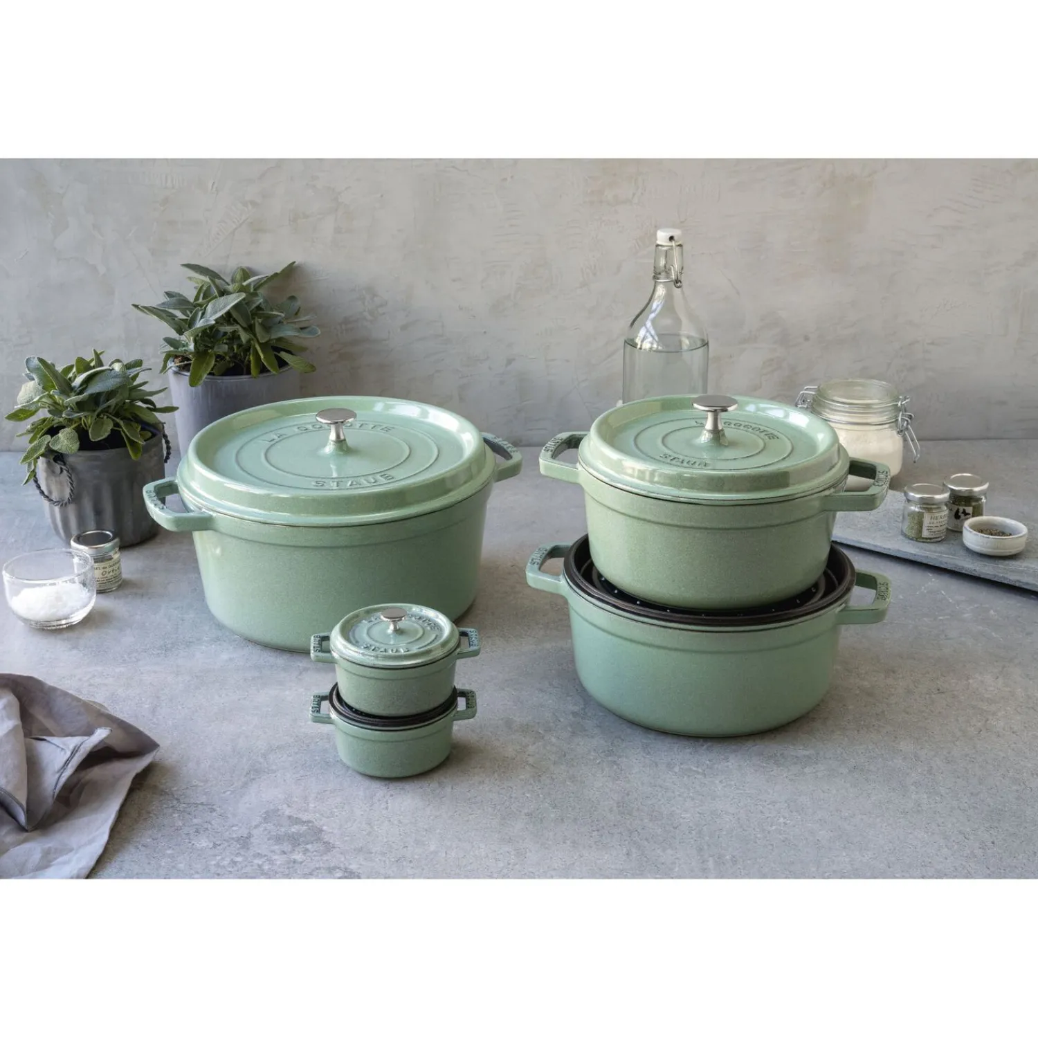 Staub Mini Cocotte 10 cm, rund, Salbeigrün, Gusseisen