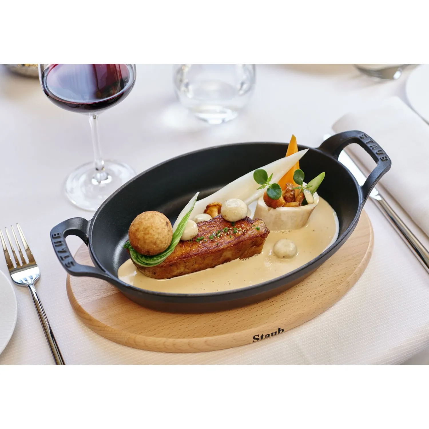 Staub Ofenform 24 cm, oval, , Gusseisen