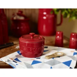 Staub Salzfass 250 ml, Kirsch-Rot, Keramik