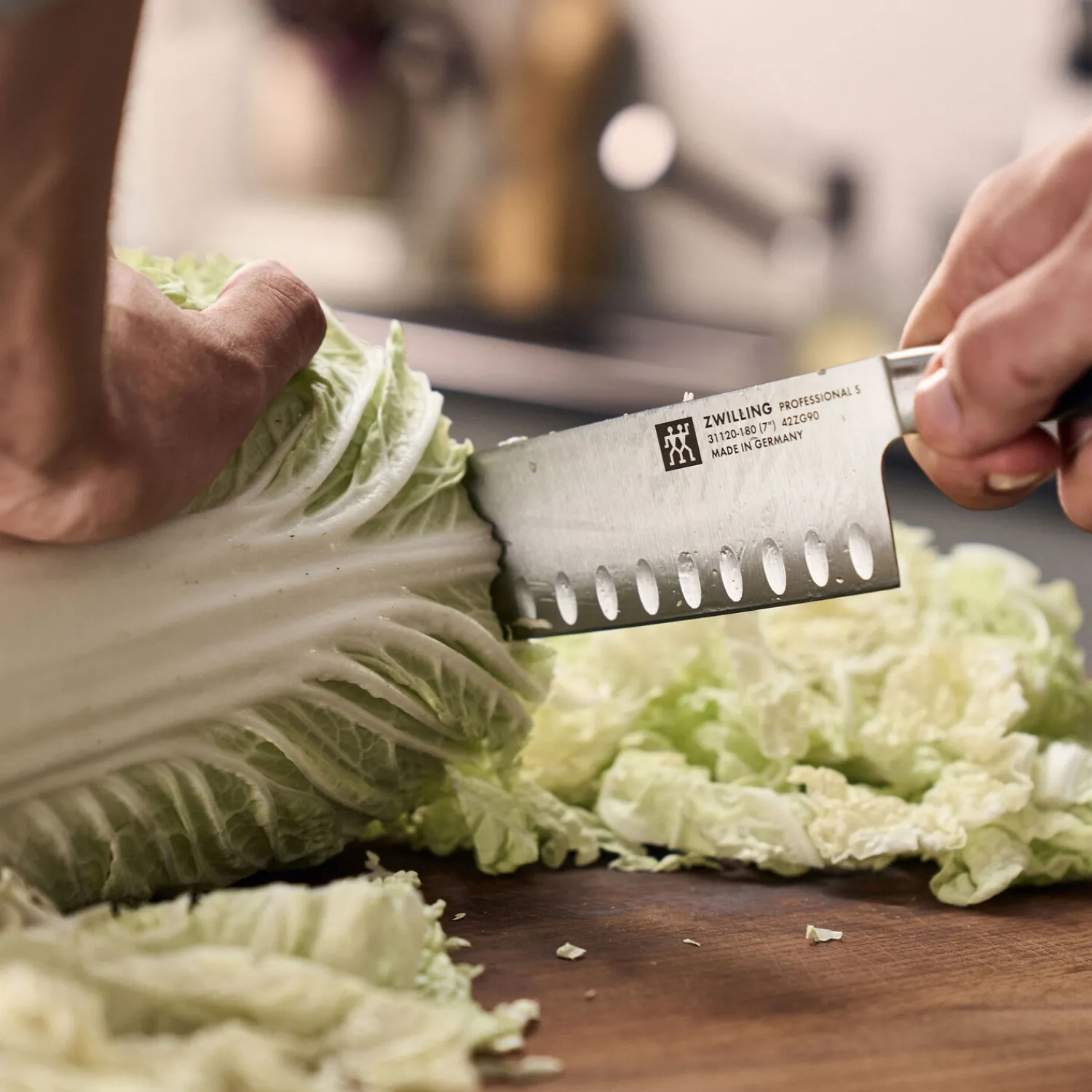 ZWILLING Santokumesser 18 cm, Kullenschliff