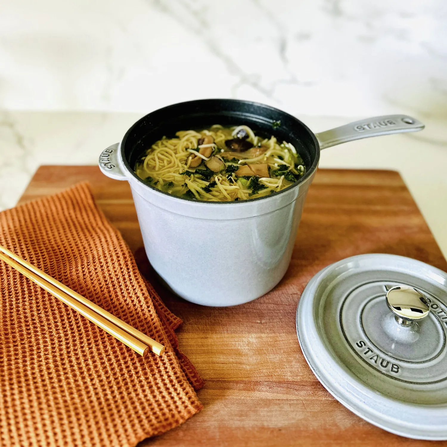Staub Saucenschale 18 cm, Gusseisen, Graphit-Grau