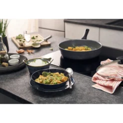 ZWILLING Schmorpfanne mit Glasdeckel, 28 cm, Aluminium, Titanverstärkte keramische Antihaftbeschichtung