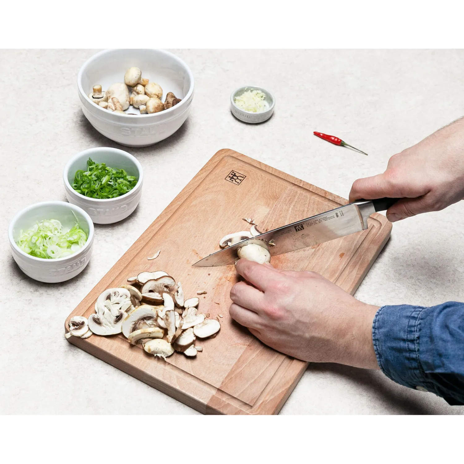 ZWILLING Schneidbrett 35 cm x 25 cm, Buche