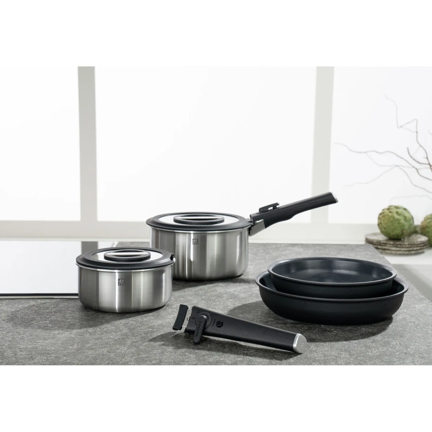 ZWILLING Starter-Set mit Pfannen, Töpfen, Deckeln und Griffen, 8-tlg