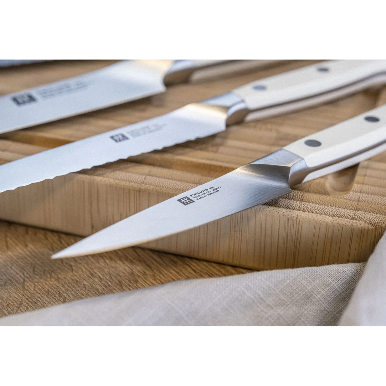 ZWILLING 7-tlg, Selbstschärfender Messerblock, Schwarz