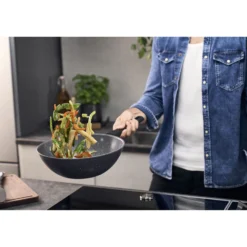 ZWILLING Wok, 28 cm, Aluminium, Titanverstärkte keramische Antihaftbeschichtung