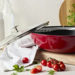 Staub Wok mit Glasdeckel 30 cm, rund, Kirsch-Rot, Gusseisen