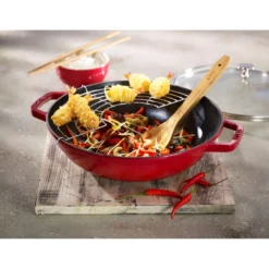 Staub Wok mit Glasdeckel 30 cm, rund, Kirsch-Rot, Gusseisen
