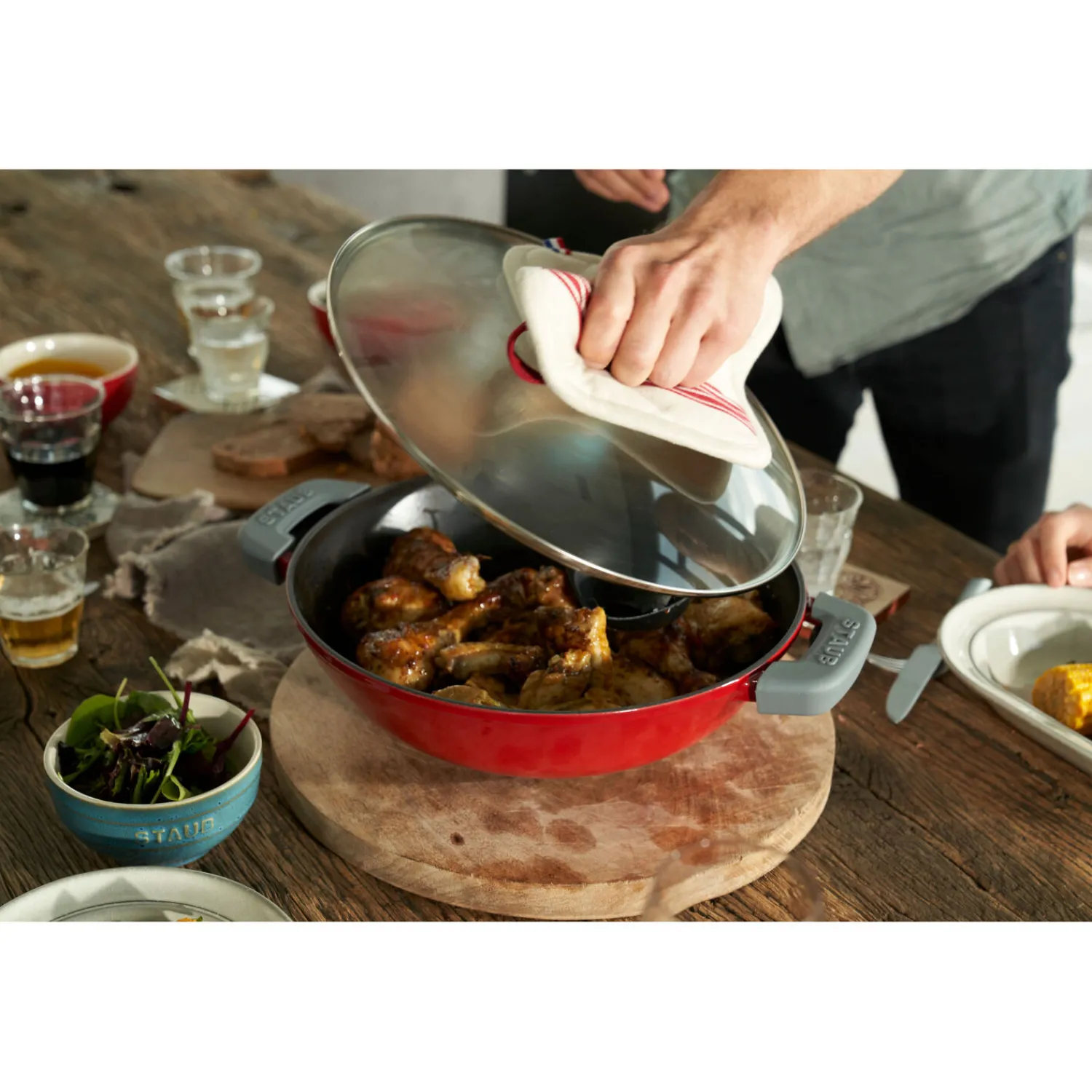 Staub Wok mit Glasdeckel 30 cm, rund, Kirsch-Rot, Gusseisen